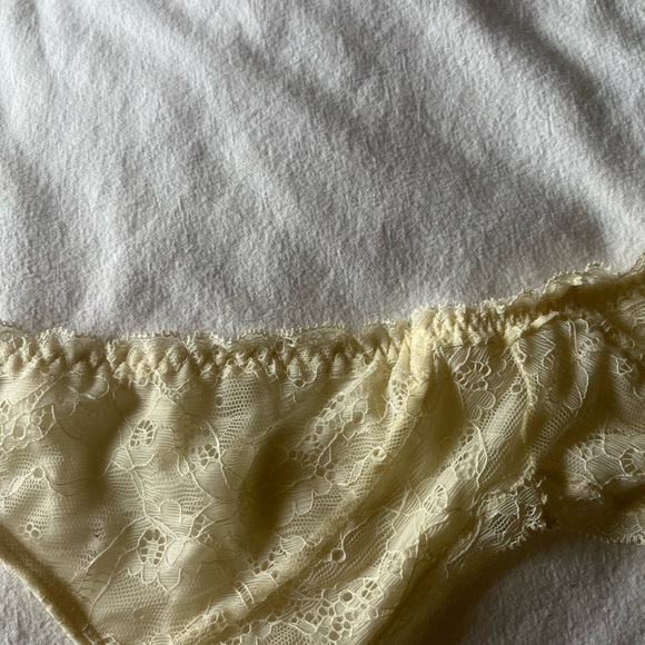 Urban Outfitters lace bralette - Picture 4 of 4